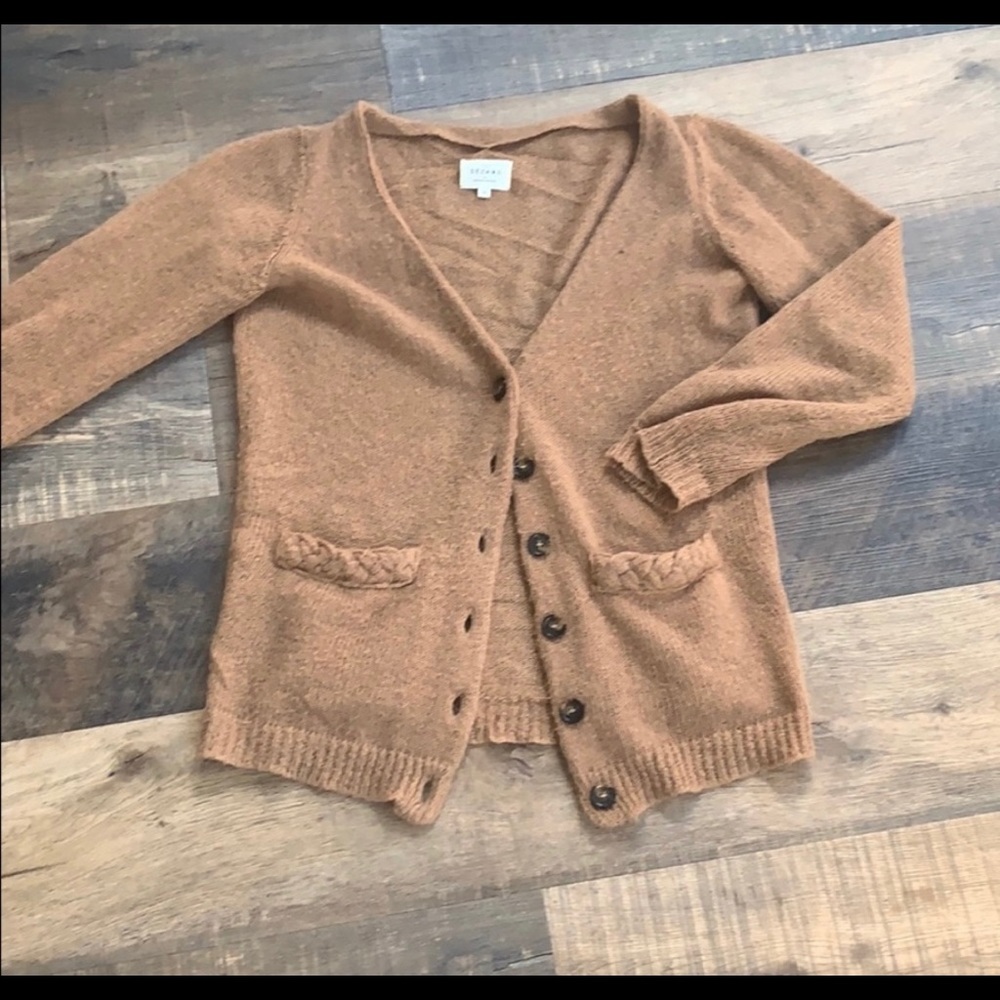 Sézane cardigan with button and pocket detailing